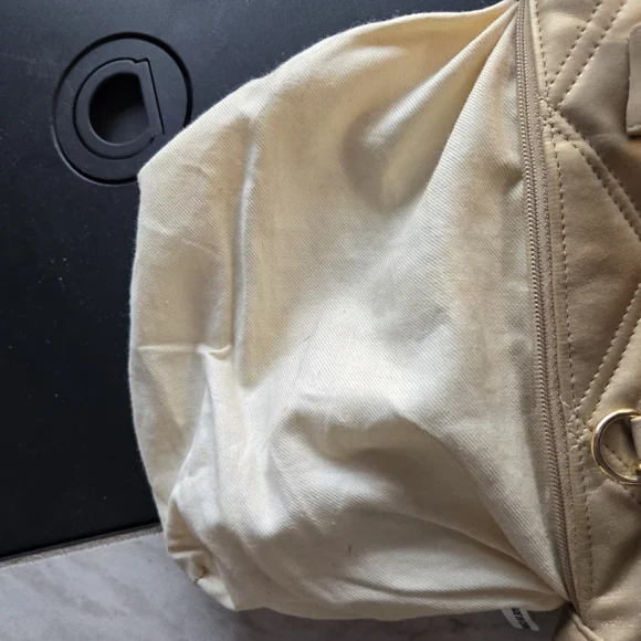 Objectives purse/ Crossbody. Cross patch with metal cross pattern on front. - Picture 11 of 12